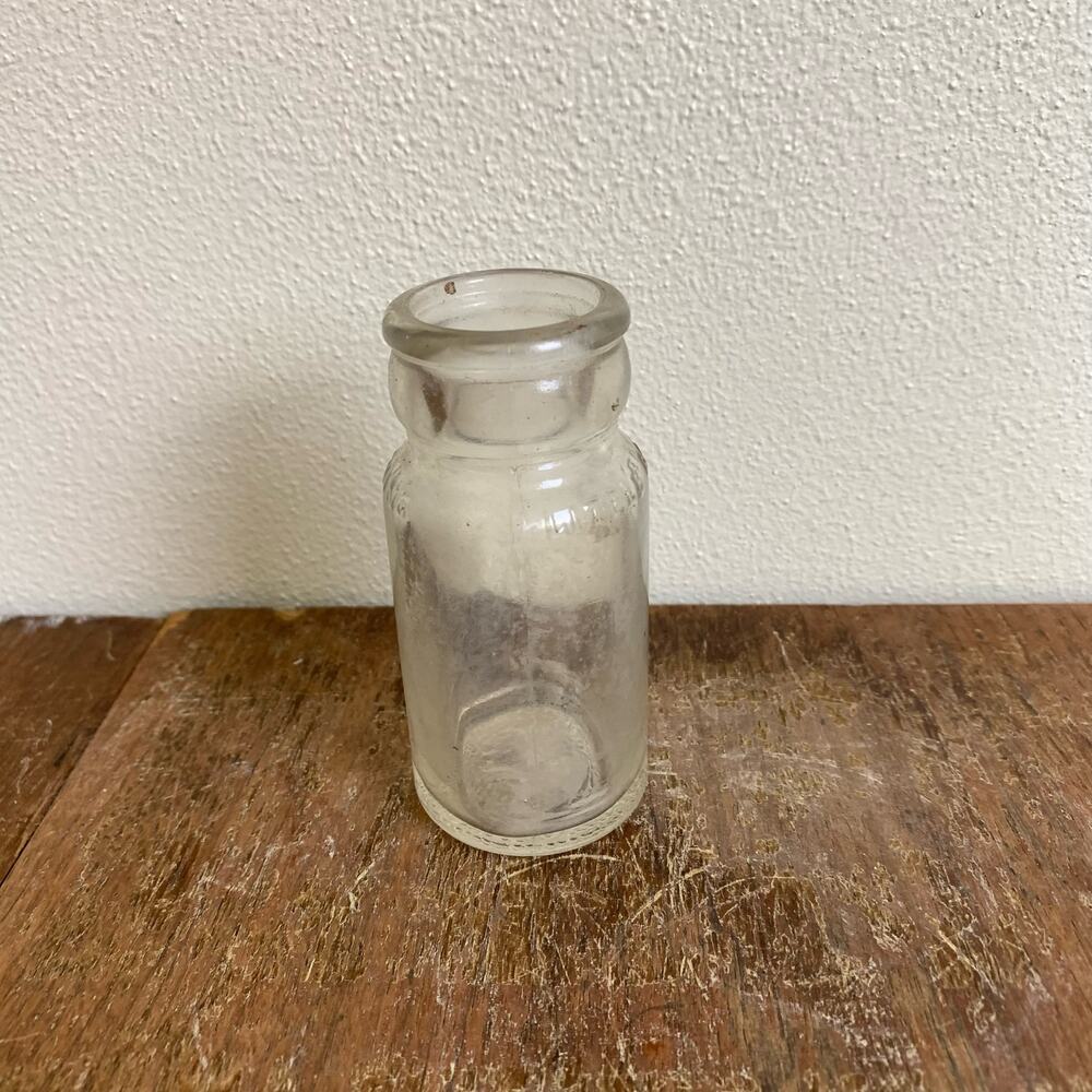 Owen Illinois Little Boy Blue Blueing laundry whitener 1910-40s embossed bottle